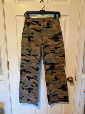 🆕GAP Camo Cargo Pants